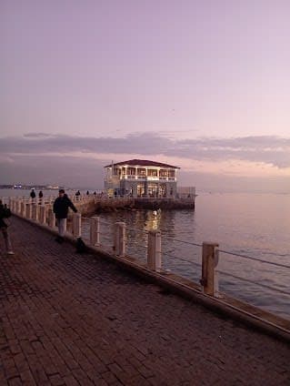 Kadıköy Moda Sahil Parkı ve Yürüyüş Yolu