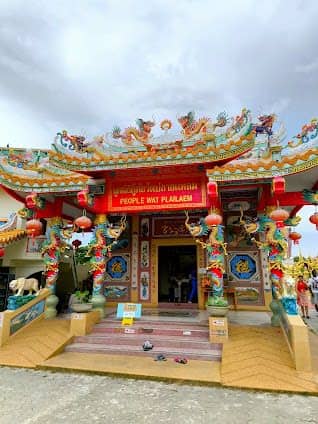Wat Plai Laem photo 6